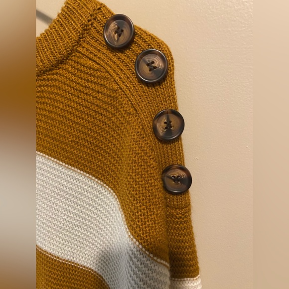 Fall Color Block Sweater - Picture 3 of 3